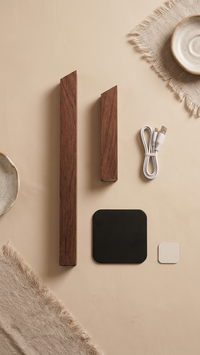 Minimalistische LED-Nachttischlampe mit Holzfuß
